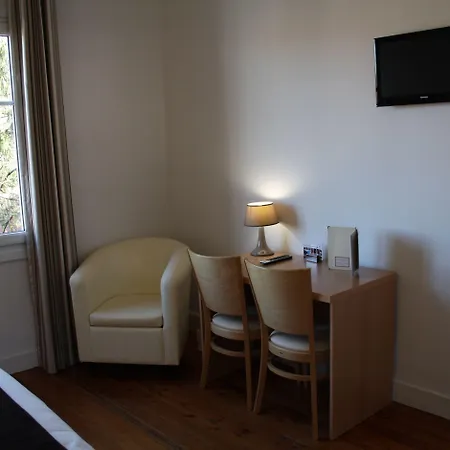 Hotel De La Rhune 3*