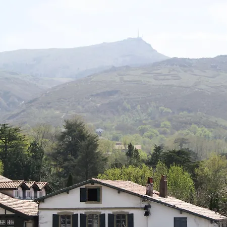 De La Rhune Hotel