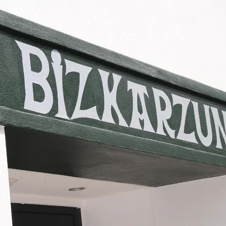 De La Rhune מלון 3*