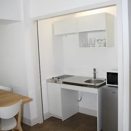 Hotel De La Rhune 3*