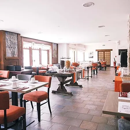 Hotel De La Rhune 3*