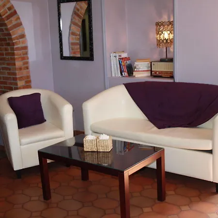 De La Rhune מלון