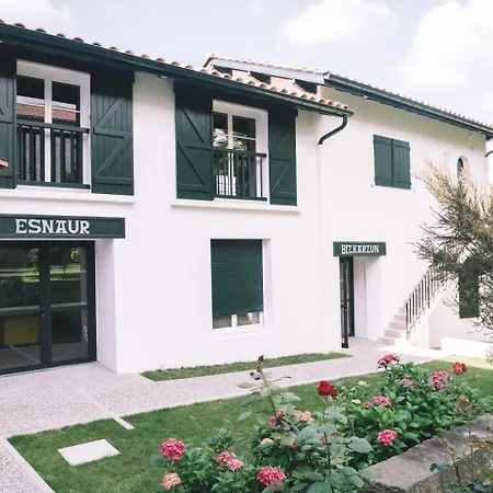 Hotel De La Rhune 3*