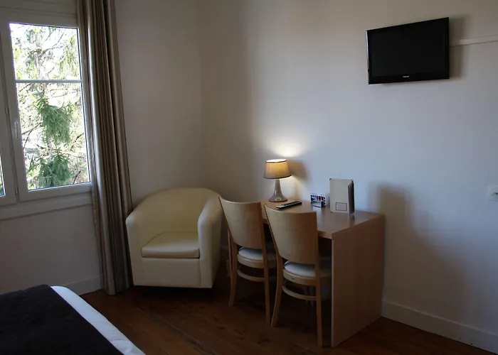 Hotel De La Rhune 3*